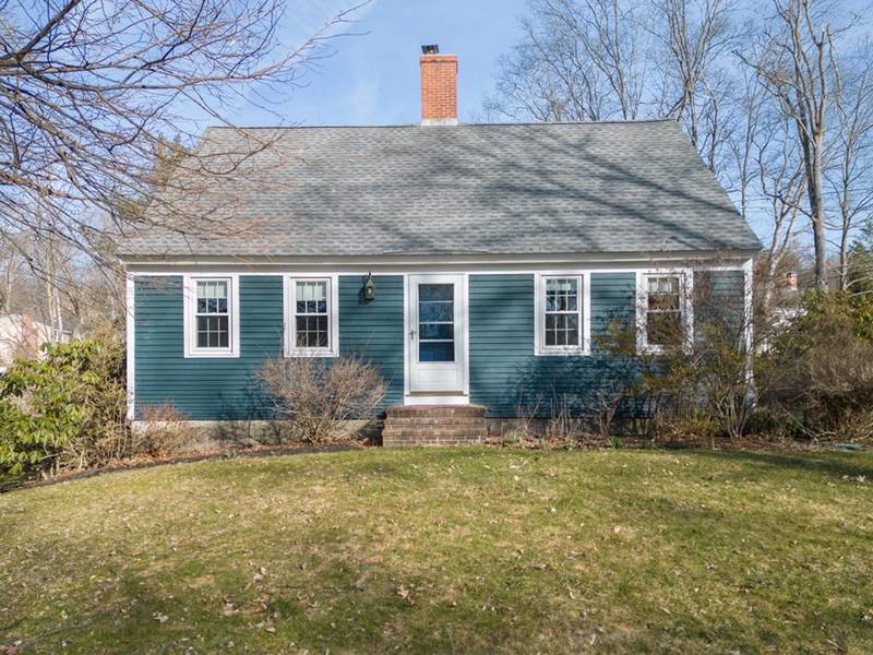 79 Mount Lebanon St, Pepperell, MA 01463