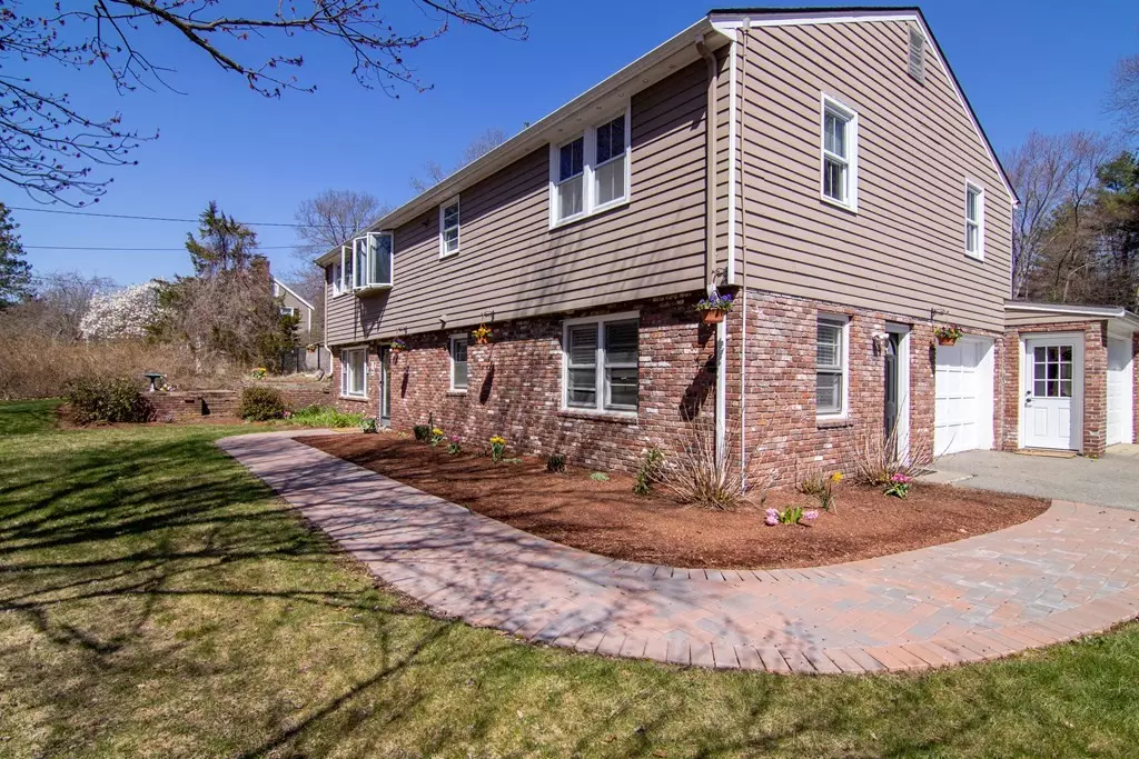 Stow, MA 01775,19 Mitchell Road