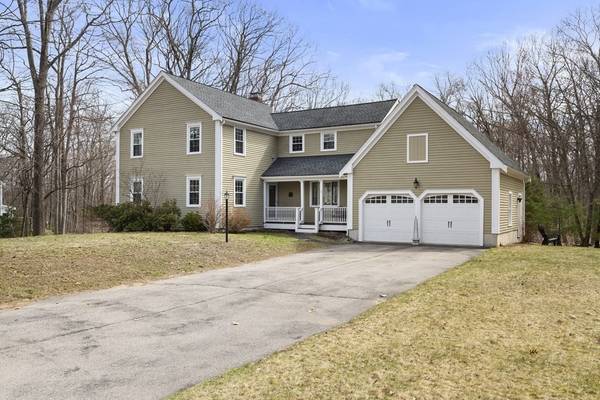 15 Skyline Dr, Medway, MA 02053