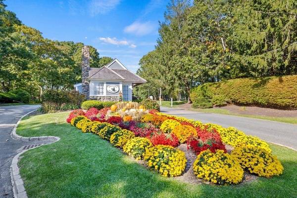 33 Kates Path #33, Yarmouth, MA 02675