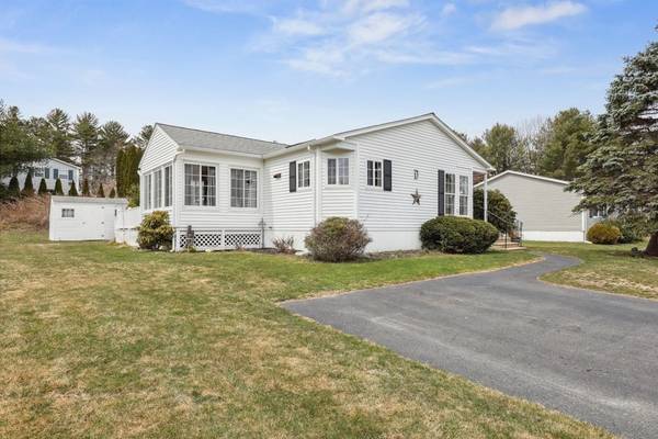 39 Green Holly Drive #39, Kingston, MA 02364