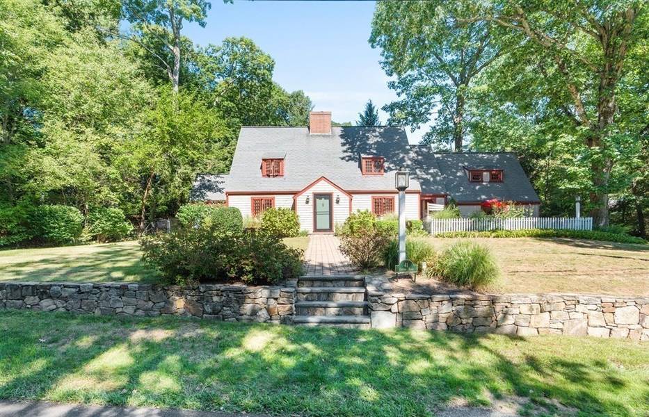 41 Sawyer Rd, Wellesley, MA 02481