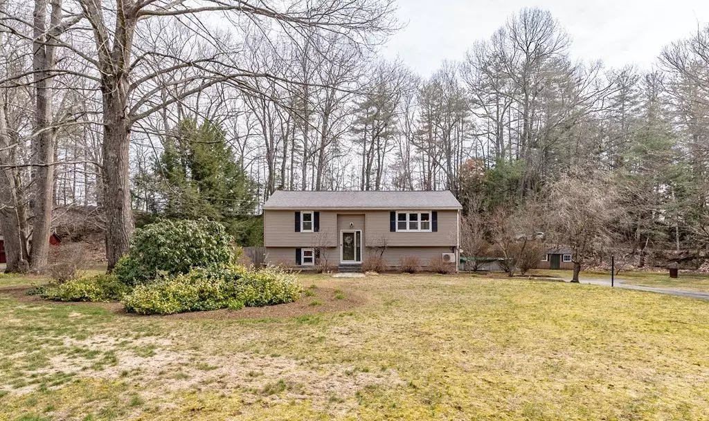 Westfield, MA 01085,76 Old Quarry Rd