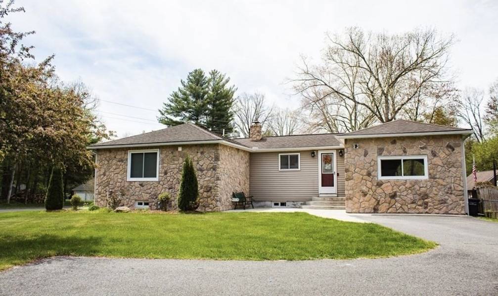 247 Allen St, East Longmeadow, MA 01028