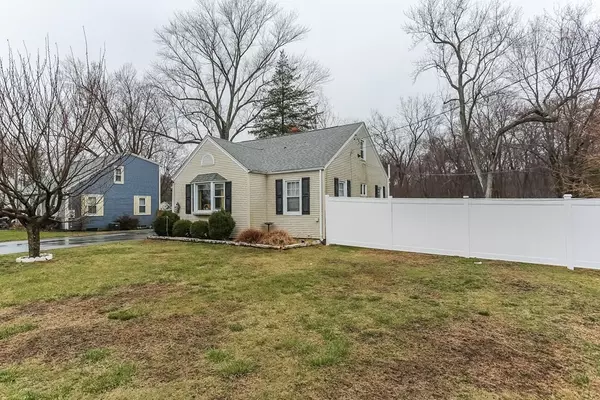 Agawam, MA 01001,829 River Rd