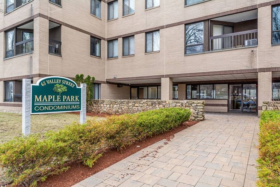 65 Valley St #3E, Medford, MA 02155