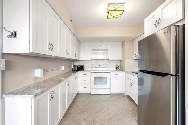 Newton, MA 02467,250 Hammond Pond Parkway #602N