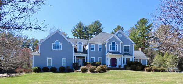 9 Saddle Ln, Hanover, MA 02339