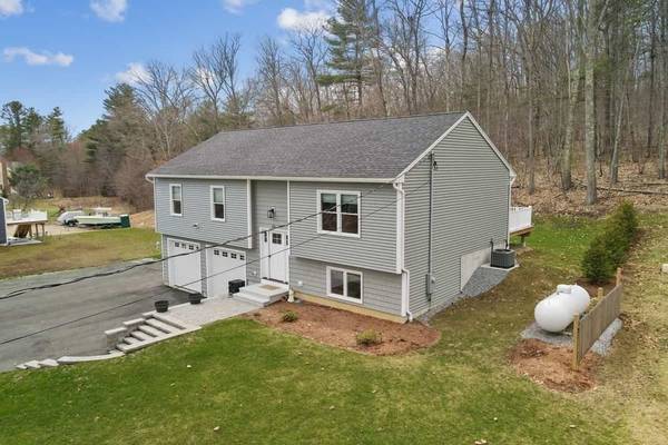 North Brookfield, MA 01535,56 Shore