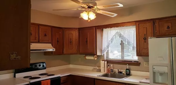 Agawam, MA 01001,19 Beekman Dr #19