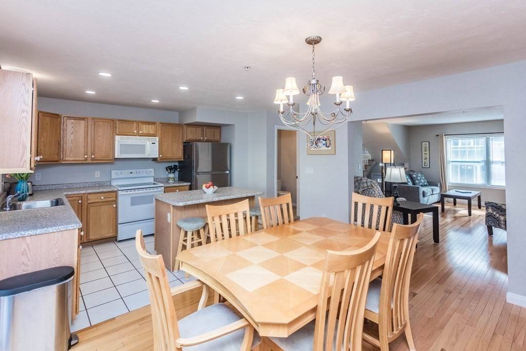 Danvers, MA 01923,35 Collins Street #23