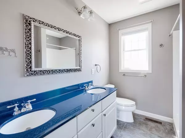 East Longmeadow, MA 01028,6 Bayne Street