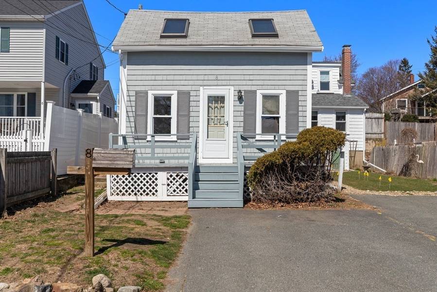 8 Hobart Ave, Beverly, MA 01915