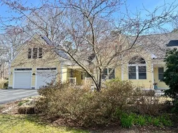 Mashpee, MA 02649,55 Pond Cir