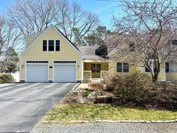 Mashpee, MA 02649,55 Pond Cir