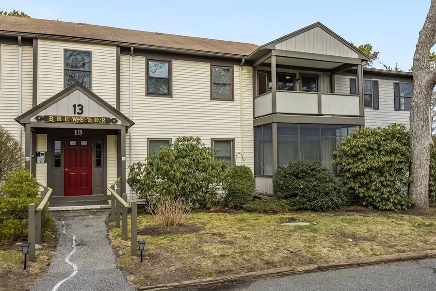 14 Harold St #13D, Harwich, MA 02646