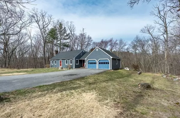 Boxford, MA 01921,47 Lake Shore Road