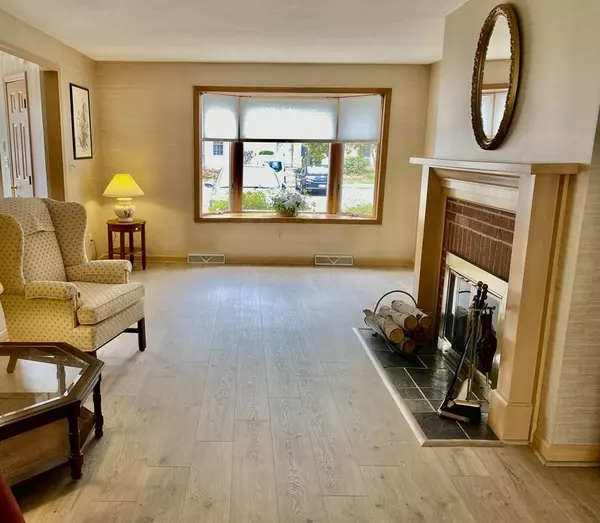 Agawam, MA 01001,1 Mansion Woods Dr. #D