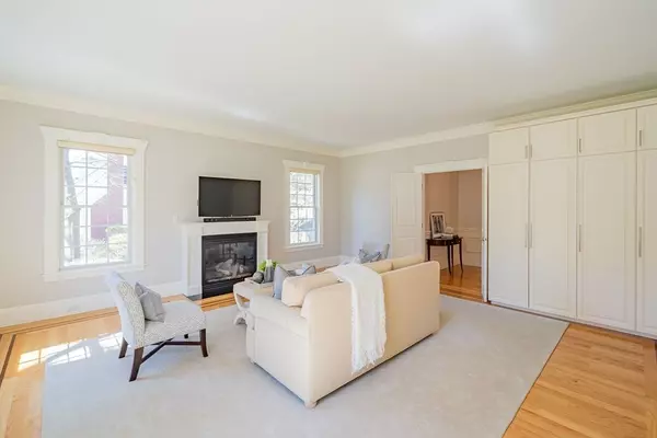 Lexington, MA 02420,34 Young St