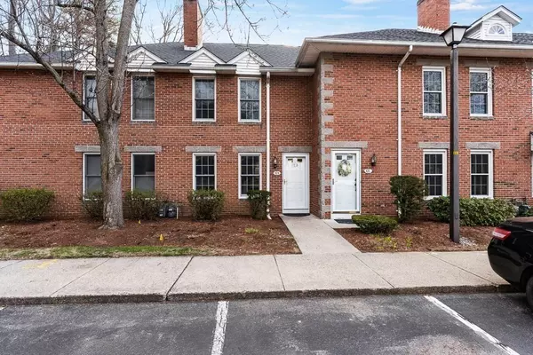 Agawam, MA 01001,17B Mansion Woods Drive #B