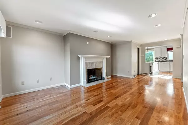 Agawam, MA 01001,17B Mansion Woods Drive #B