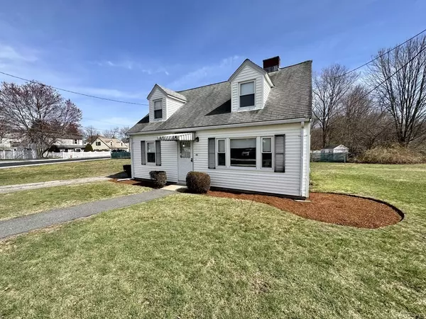 93 Alandale Pkwy, Norwood, MA 02062