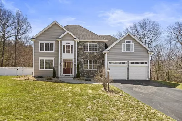 346 Shining Rock Dr, Northbridge, MA 01534