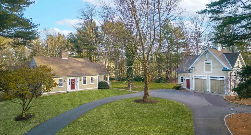 Hingham, MA 02043,82 Gardner Street
