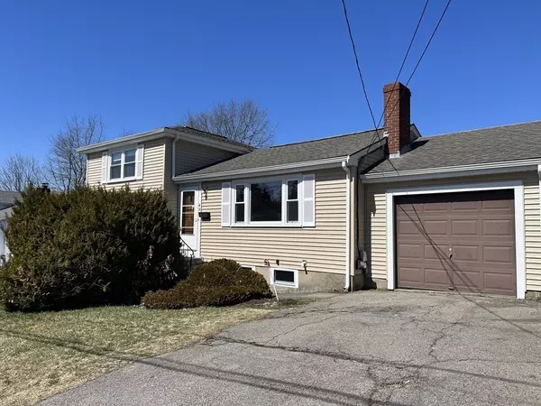 Holbrook, MA 02343,49 Rose Way