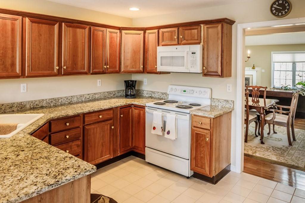 Westborough, MA 01581,3 Sheffield Way #3