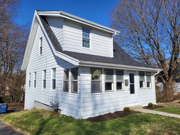 14 Prospect Ave, Dudley, MA 01571