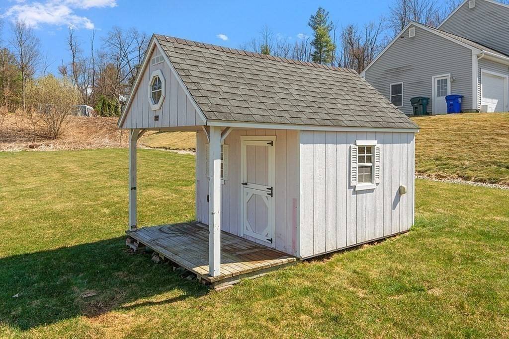Auburn, MA 01501,21 Bridle Path