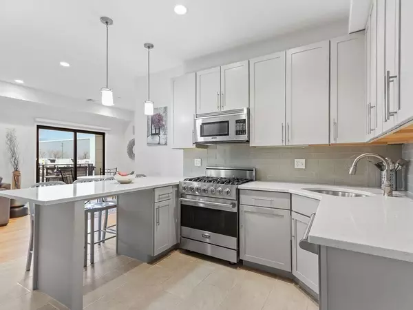 345 D St #3, Boston, MA 02127