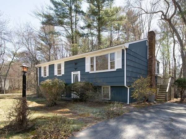 842 E Washington St, Hanson, MA 02341