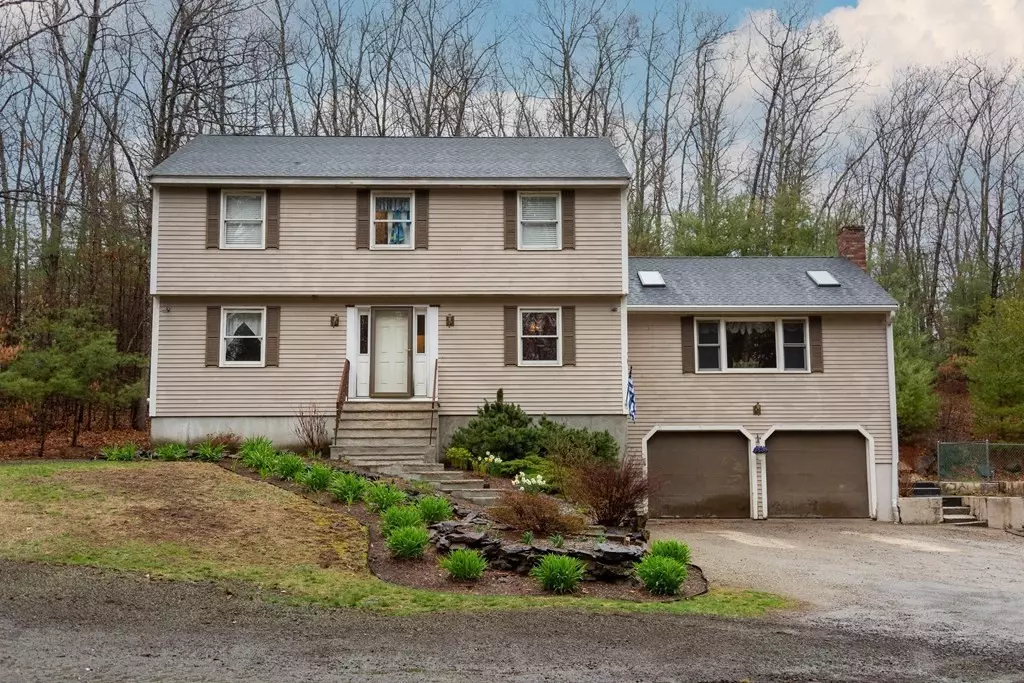 Rowley, MA 01969,114 Leslie Rd