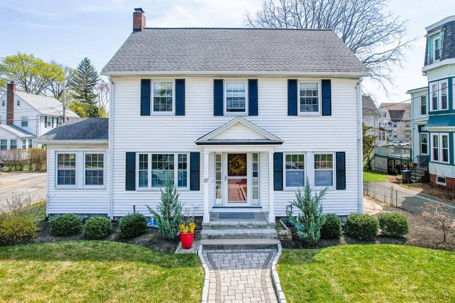 87 Cottage St, Melrose, MA 02176