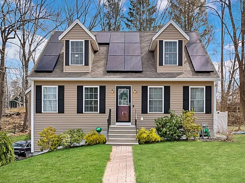 Gardner, MA 01440,7 Stuart St