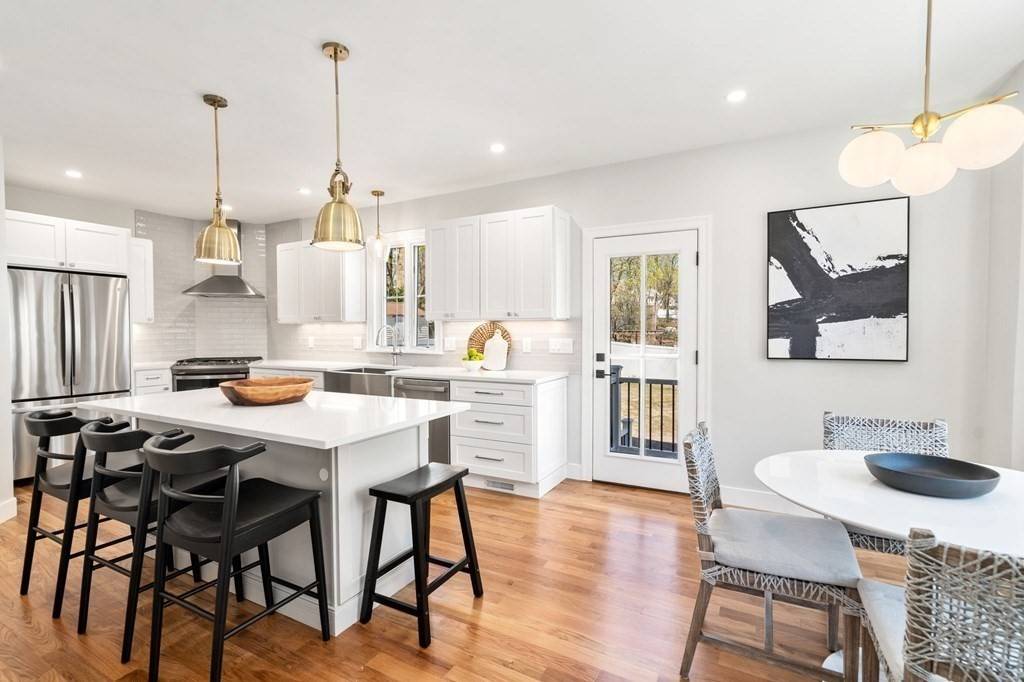 20 Dale St, Boston, MA 02131