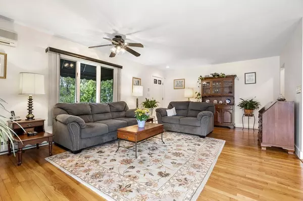 Marblehead, MA 01945,20 Turner Rd