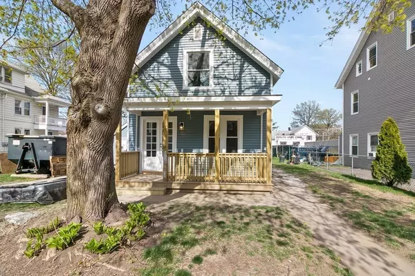 48 Vernon St, Holyoke, MA 01040