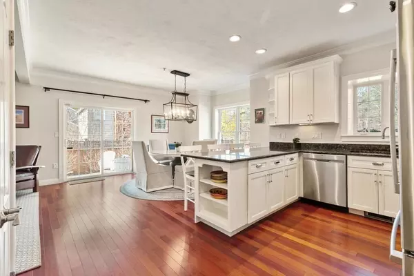 Hamilton, MA 01982,1 Junction Ln #1