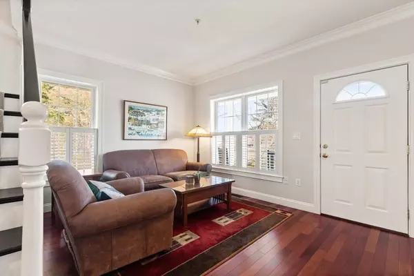 Hamilton, MA 01982,1 Junction Ln #1