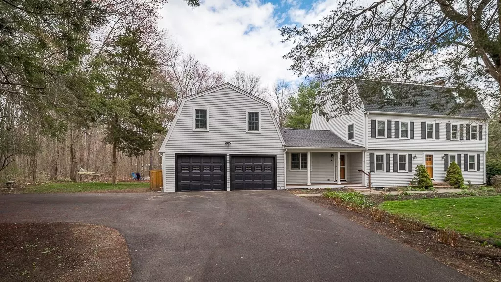 74 Blueberry Ln, Hamilton, MA 01982