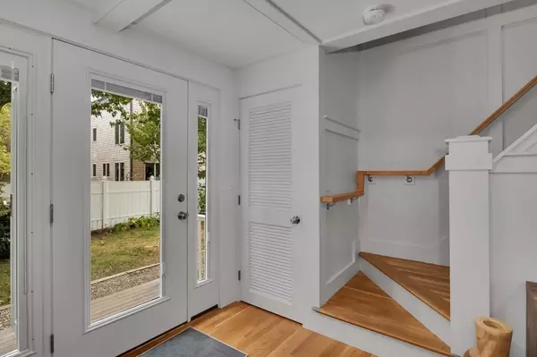 Provincetown, MA 02657,69 Howland Street #3B