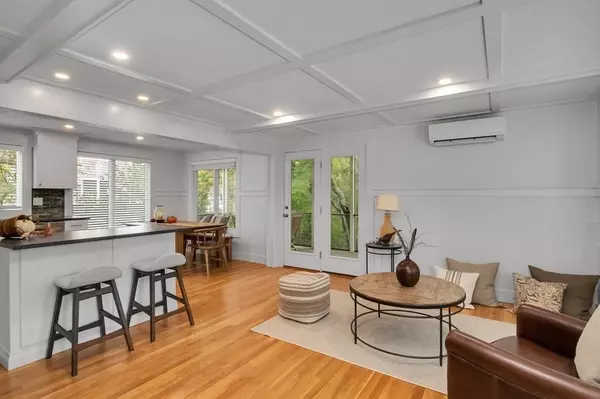 Provincetown, MA 02657,69 Howland Street #3B