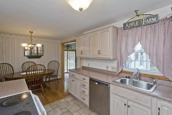 Chicopee, MA 01020,65 Woodcrest Cir