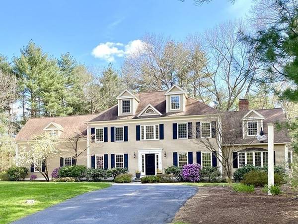 1 Chestnut Ln, Medfield, MA 02052