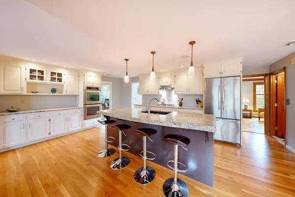 Medfield, MA 02052,4 Sewall Ct