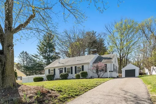 993 Main St, Concord, MA 01742