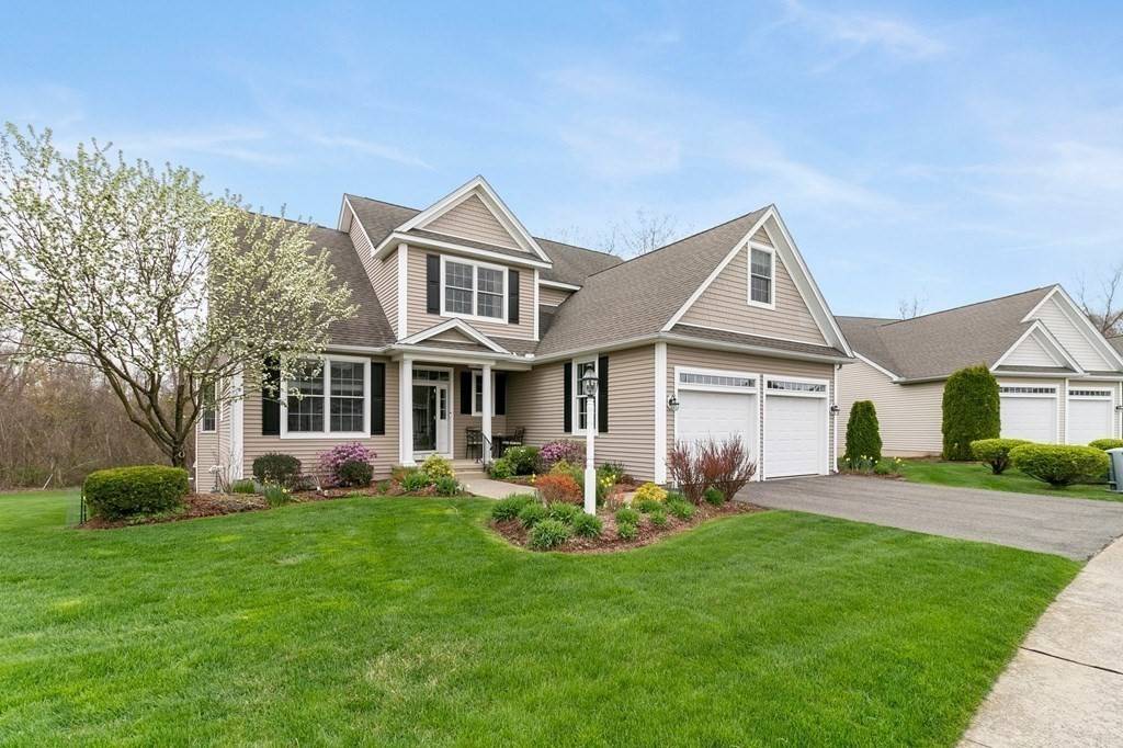33 Broadleaf Cir #33, East Longmeadow, MA 01028